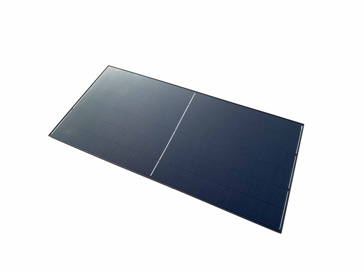 Halfcel zonnepaneel 560W